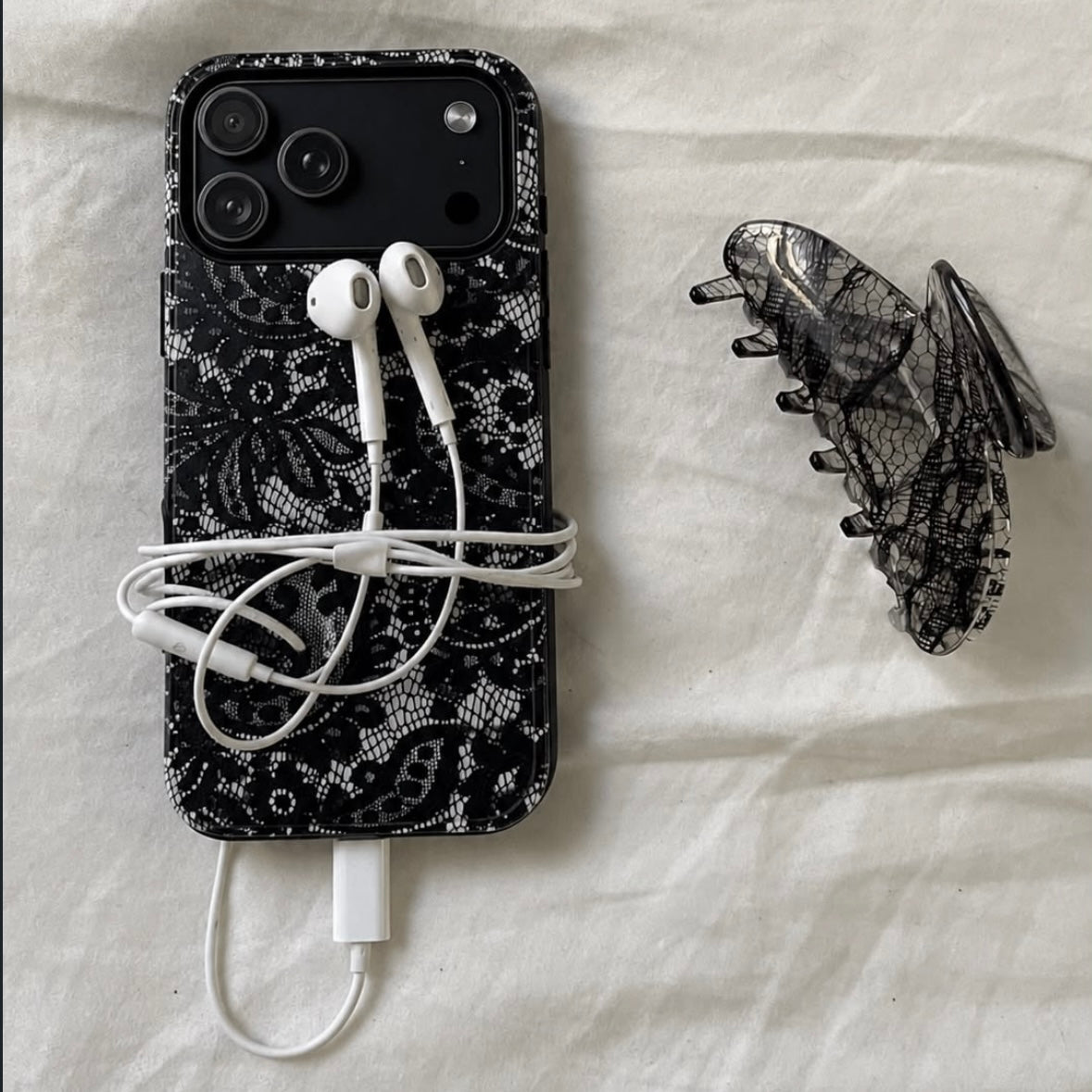Lace ( Armoured Case ) Aesthetic Phone Case for iPhone & samsung